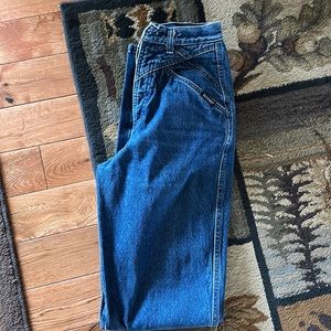 Newer size 27/5 inseam 36 Rocky Mountain jeans no rips or tears.